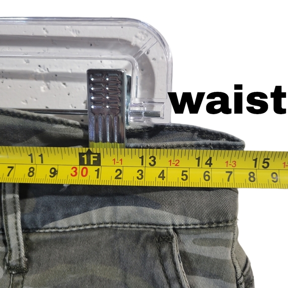 EXPRESS washed camo jeans, ankle high, good condition. - Picture 6 of 7